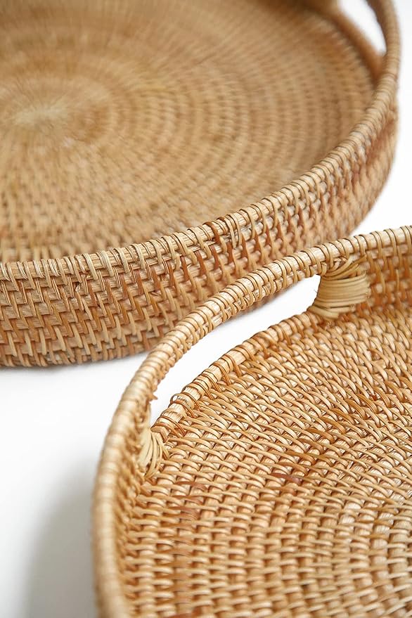 HITOMEN 11.8" Hand-Woven Round Rattan Serving Tray Decorative Wicker Trays with Handles for Coffee Table (Natural-M)