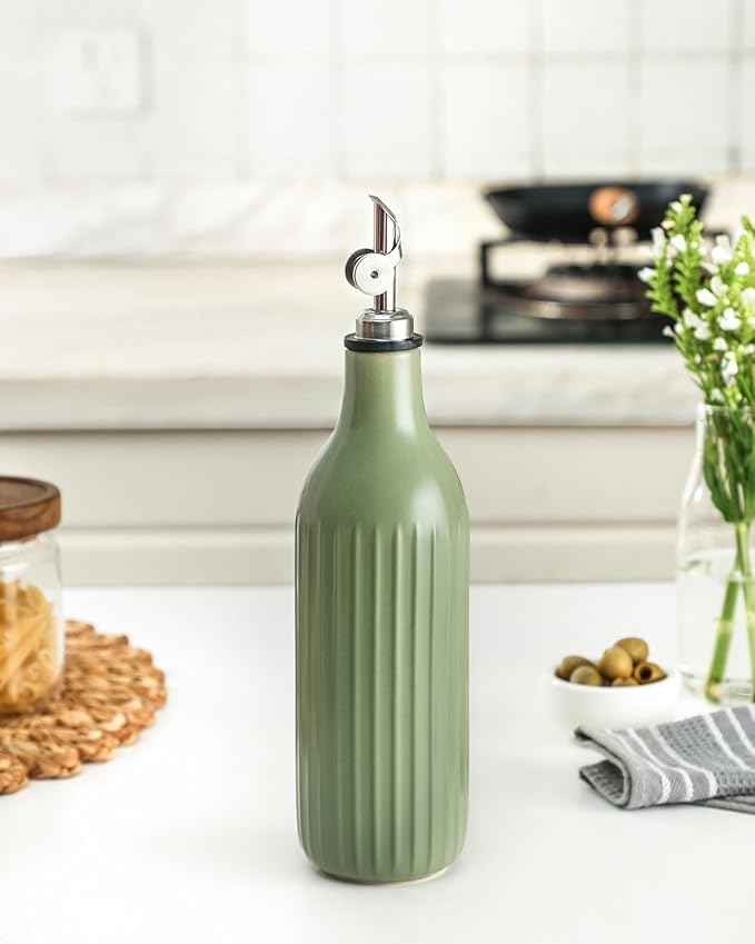 FE FUN ELEMENTS Olive Oil Dispenser Bottle, 19 oz Oil Dispenser for Kitchen and Vinegar Dispenser Bottle, Suitable for Vinegar, Coffee Syrups & Other Liquids, White and Green Set of 2
