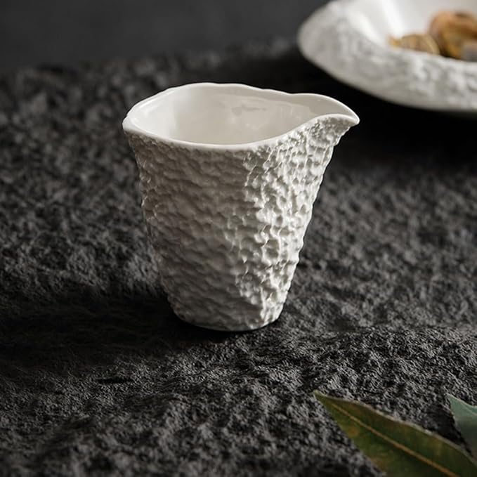 Rock Pattern Ceramic Gravy Boat, Small Capacity Ceramic Gravy Bowl, Handleless Creamer Pitcher with Dripless Lip, Suitable for Gravy, Sauce, Salad Dressing, Milk (White)