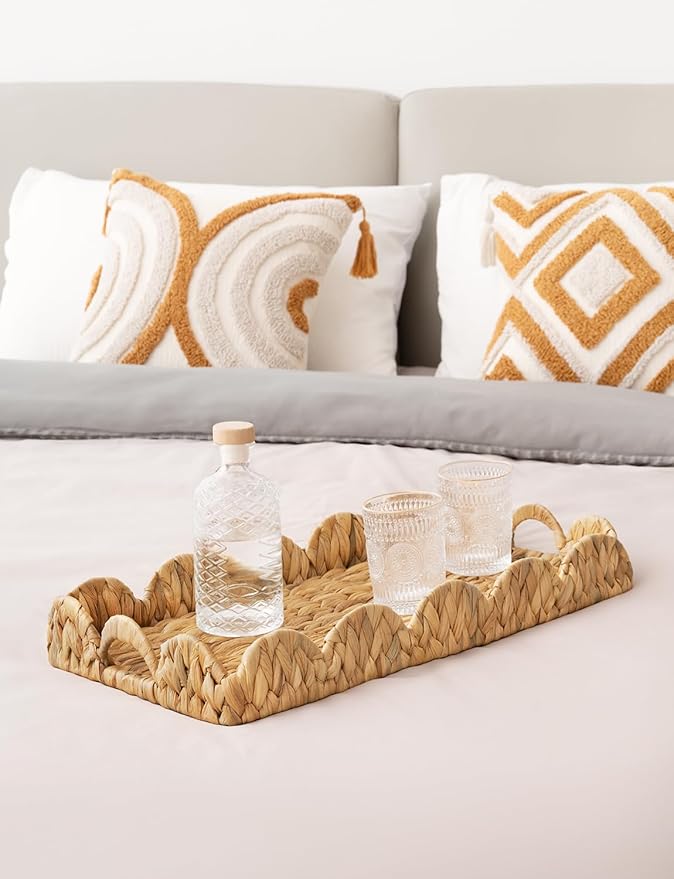 StorageWorks Large Wicker Scalloped Edge Serving Tray, Rectangle Tray with Built-in Handles, Hand-Woven Scalloped Rattan Tray, Wicker Trays for Décor, Natural Water Hyacinth