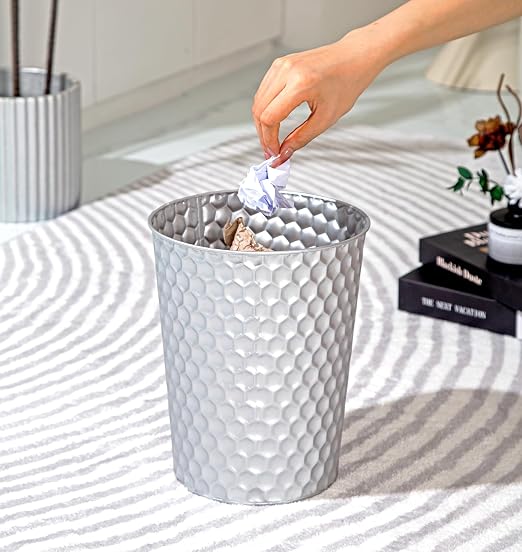 Venalys Small Metal Trash Can Wastebasket, Decorative Honeycomb Garbage Can Waste Basket, Modern Farmhouse Round Trash Bin for Bathroom, Bedroom, Kitchen and Office (Silver)