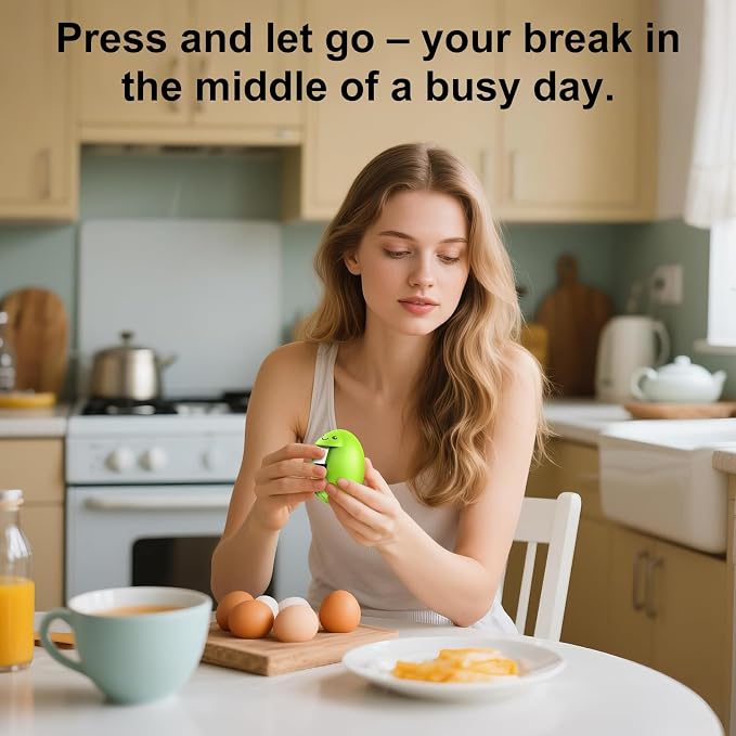 Egg Cracker, Silicone Egg Shell Opener, Cute Egg Shaped Design, Opens Eggs with Ease, A Little Happiness Boost for Your Kitchen (1, Green)