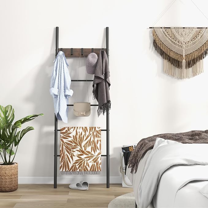 GOFLAME Blanket Ladder, 5-Tier Wall-Leaning Towel Holder Shelf with 5 Removable Hooks, Industrial Quilt Stand with Anti-Slip Foot Pads, Towel Ladder Display Rack for Bathroom, Living Room, Bedroom