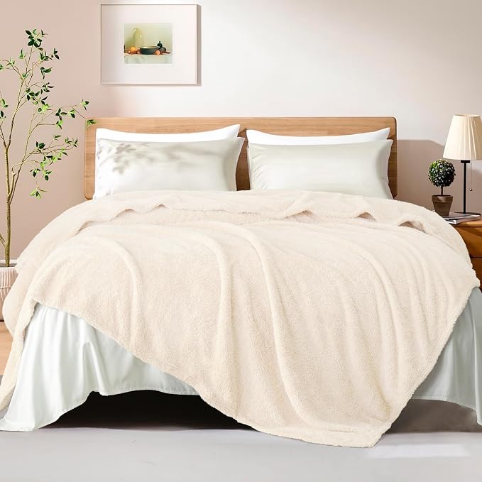 Exclusivo Mezcla Fleece Bed Blankets Queen Size, Ultra Soft, Lightweight and Fuzzy White Blanket for Women, Home Decor, 90x90 Inches