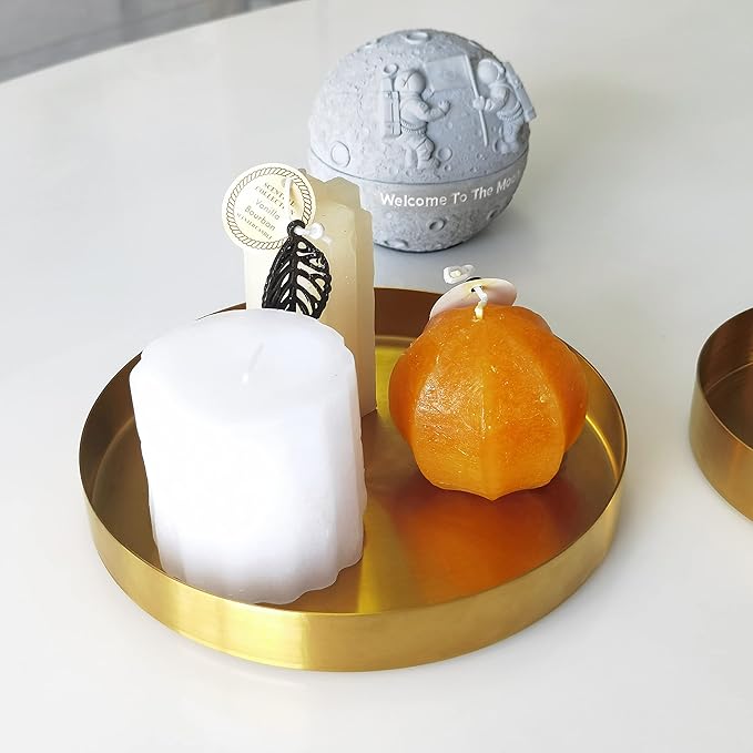 Freelove Round Serving Tray, Perfume Organizer Candle Organization Centerpieces for Dinning Preppy Room Decor Coffee Table Desk Vanity Countertop Bathroom Storage Accessories, Brass Gold, 8 inch