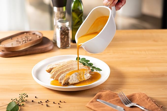 Kook Gravy Boat, Ceramic Serving Dish, Dispenser for Sauces, Dressings and Creamer, Large Handle, Microwave and Dishwasher Safe, 14 oz, White