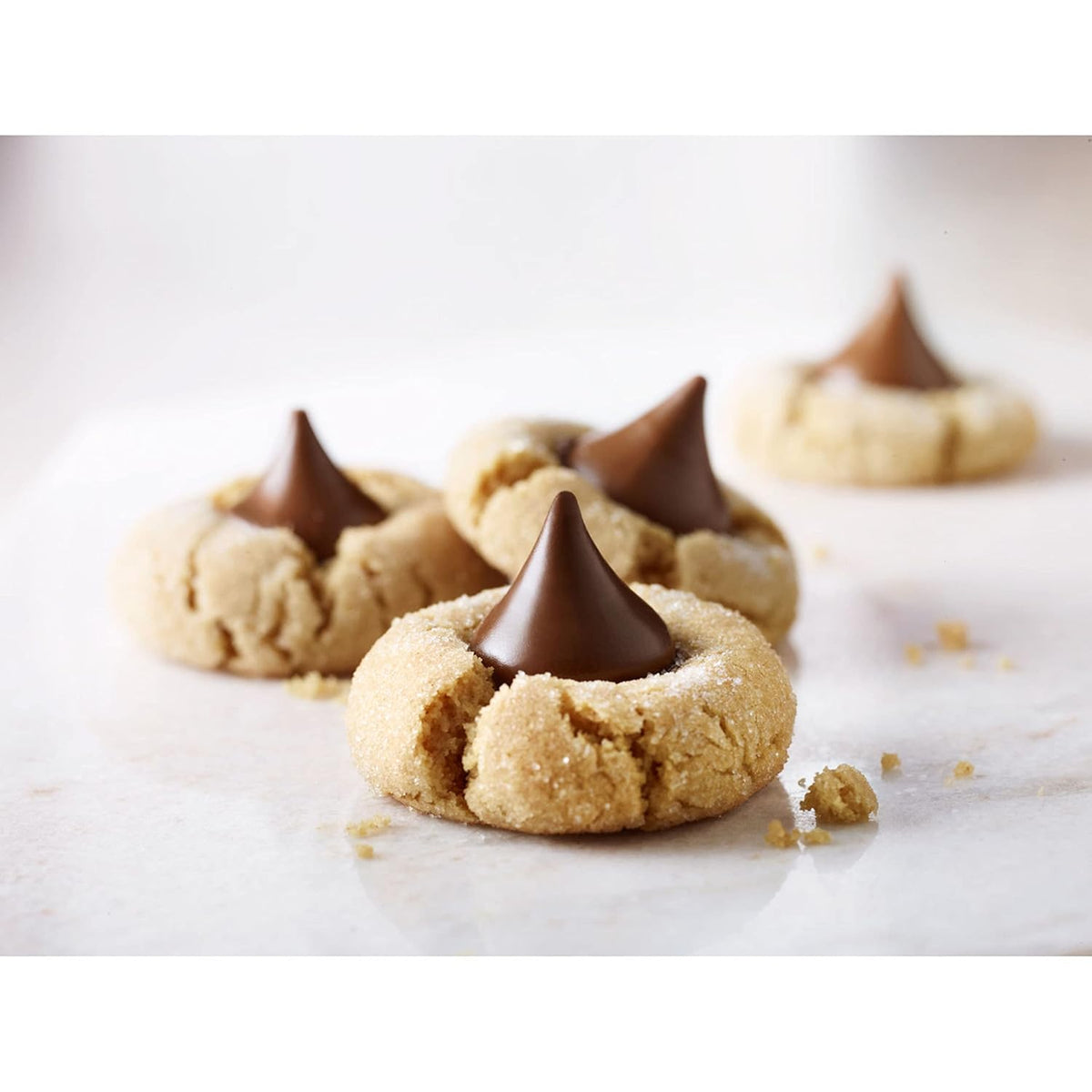 HERSHEY'S KISSES Milk Chocolate Candy Party Pack, 30 oz