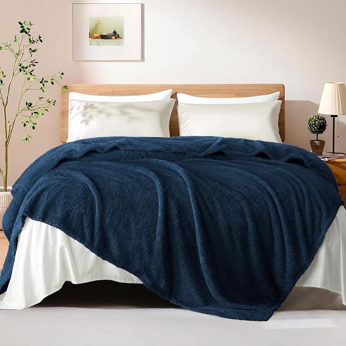 Exclusivo Mezcla Fleece Twin Size Bed Blanket, Ultra Soft, Lightweight and Fuzzy Navy Blue Blanket for Women, Home Decor, 60x80 Inches