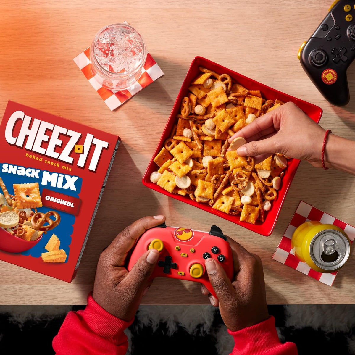 Cheez-It Snack Mix, Lunch Snacks, Family Size, Original, 17.8oz Box (1 Box)