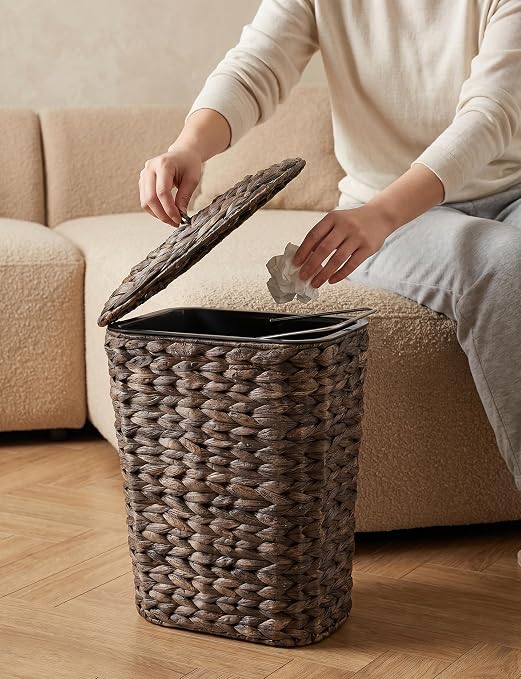 Tidita 3 Gallon Large Wicker Trash Can with Lid, Boho Bathroom Garbage Can | Water Hyacinth Construction, Space-Saving Shape, Reinforced Inner Iron Frame, Removable Liner For Easy Emptying, Black Color