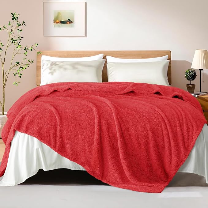 Exclusivo Mezcla Fleece King Size Bed Blanket, Ultra Soft, Lightweight and Fuzzy Red Blanket for Women, Home Decor, 90x104 Inches