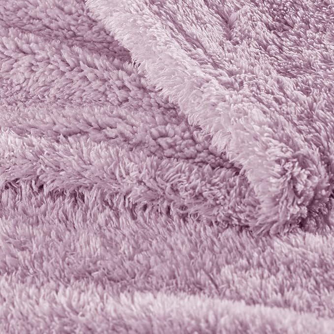 Exclusivo Mezcla Fleece Light Purple Throw Blanket for Couch Sofa, Ultra Soft, Lightweight and Fluffy Blankets for Women, All Season, 50x60 Inches