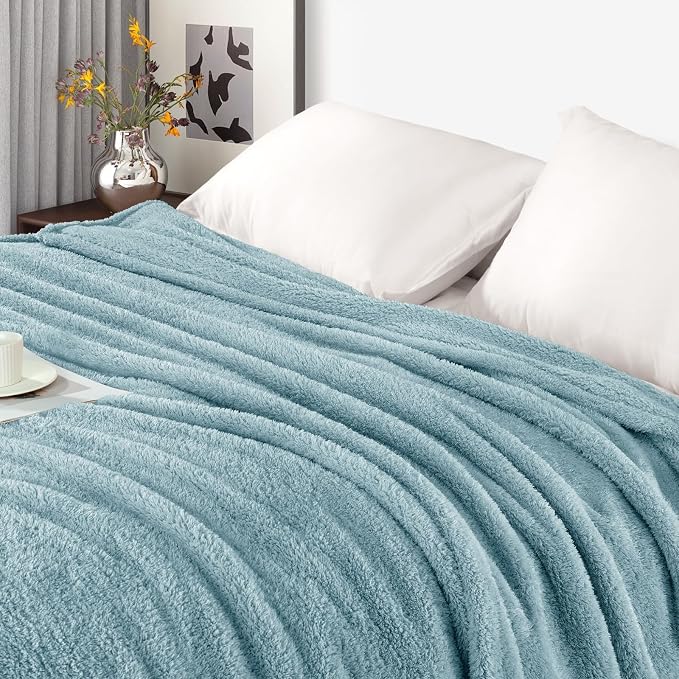 Exclusivo Mezcla Fleece King Size Bed Blanket, Ultra Soft, Lightweight and Fuzzy Stone Blue Blanket for Women, Home Decor, 90x104 Inches