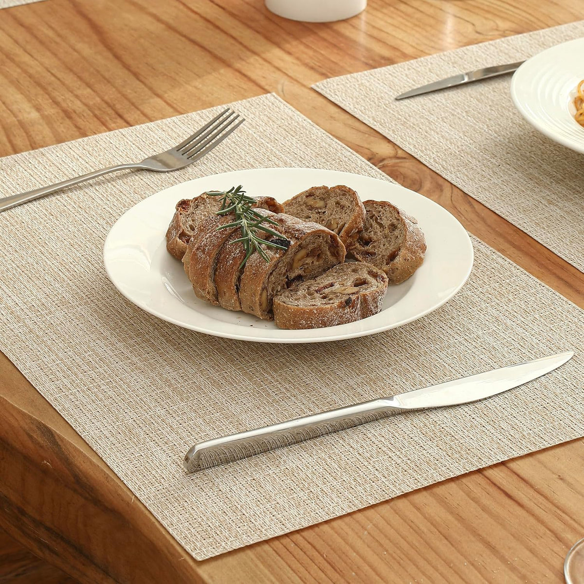 Leetaltree Beige Placemats Set of 4 - Heat Resistant Non-Slip Place mats for Dining Table, Washable Durable PVC Vinyl Woven Table Mats（Beige, 4）