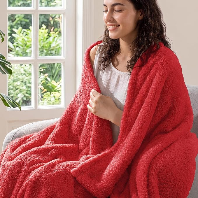 Exclusivo Mezcla Fleece King Size Bed Blanket, Ultra Soft, Lightweight and Fuzzy Red Blanket for Women, Home Decor, 90x104 Inches