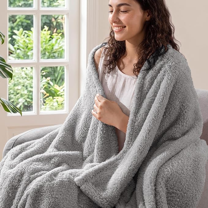 Exclusivo Mezcla Fleece Bed Blankets Queen Size, Ultra Soft, Lightweight and Fuzzy Light Grey Blanket for Women, Home Decor, 90x90 Inches